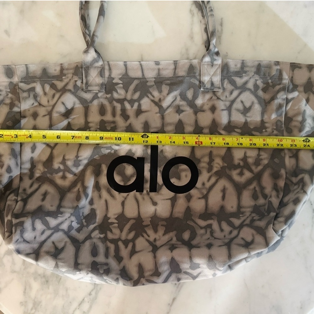 ALO Yoga Patterned Tote Bag in Brown and Black - Picture 3 of 4